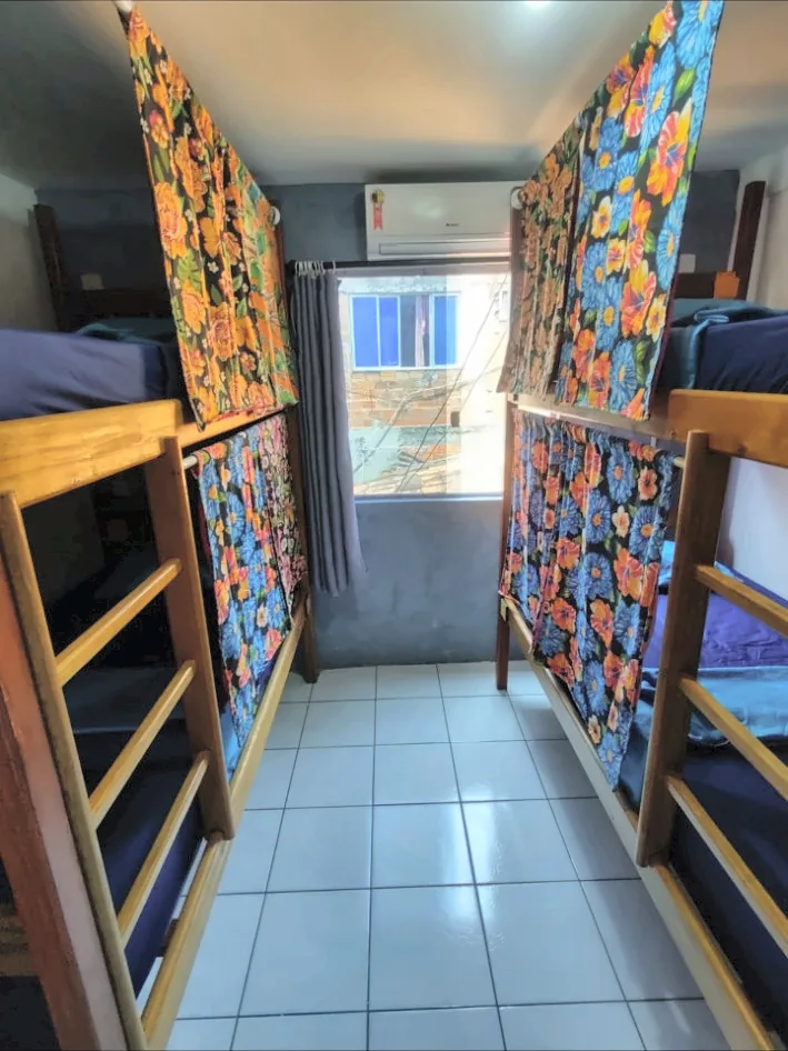 Dormitori per 4 persone — Mundo da Lua Hostel, Terceira Praia, Morro de São Paulo, Bahia. 04 · Terza spiaggia