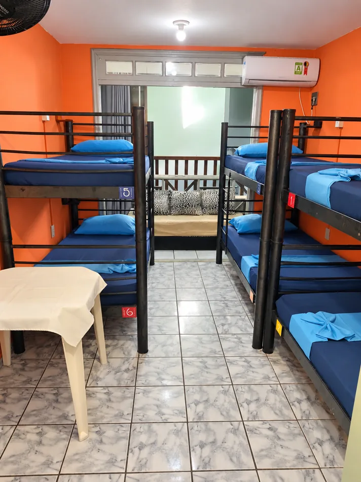 Dormitorio per 6 persone — Mundo da Lua Hostel, Terceira Praia, Morro de São Paulo, Bahia. 01 · Terza spiaggia