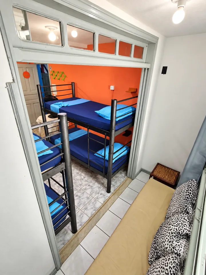 Dormitorio per 6 persone — Mundo da Lua Hostel, Terceira Praia, Morro de São Paulo, Bahia. 03 · Terza spiaggia